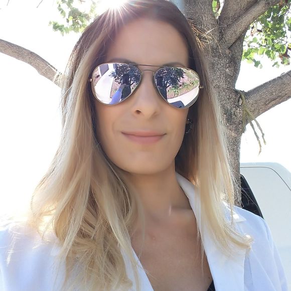 Meet your Posher, Vanessa - Picture 1 of 1